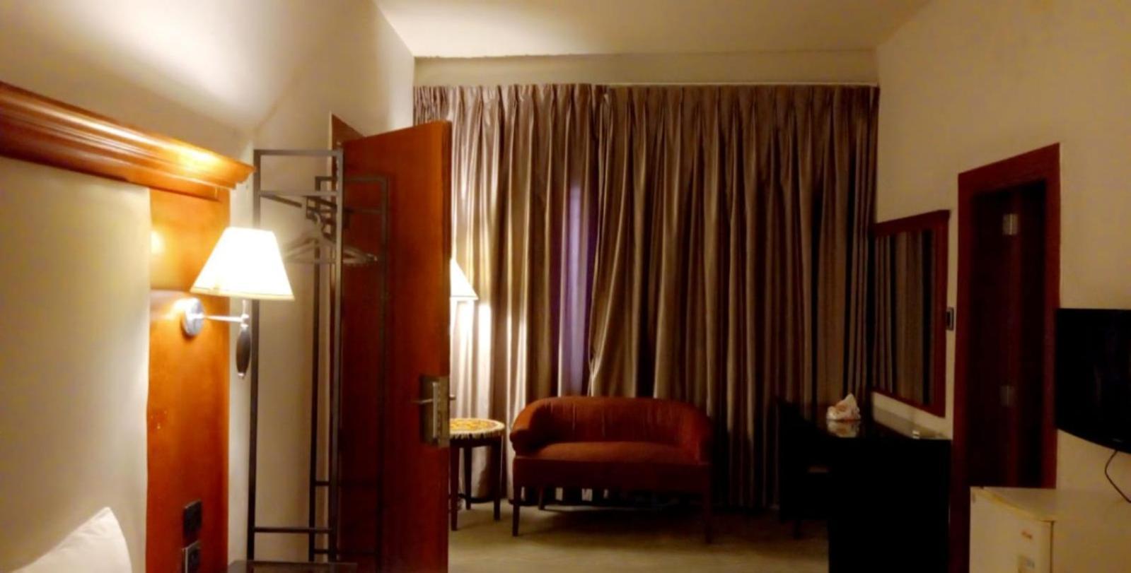 P.A.S.H.A Boutique Hotel Аман Екстериор снимка